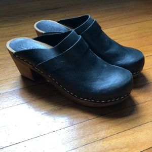 Black Sanita classic Swedish clogs size 37